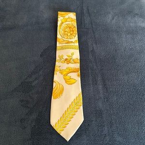 Vintage Gianni Versace Men’s Tie - Signature Yellow Pattern- 100% Silk